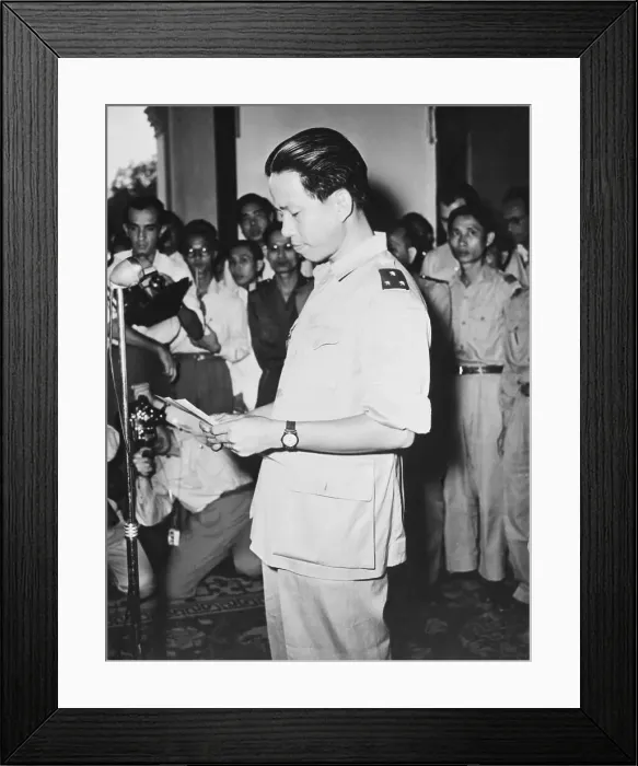 Framed Print : Nguyen Phuong Giving a Speech Framed Print : Nguyen Phuong Giving a Speech