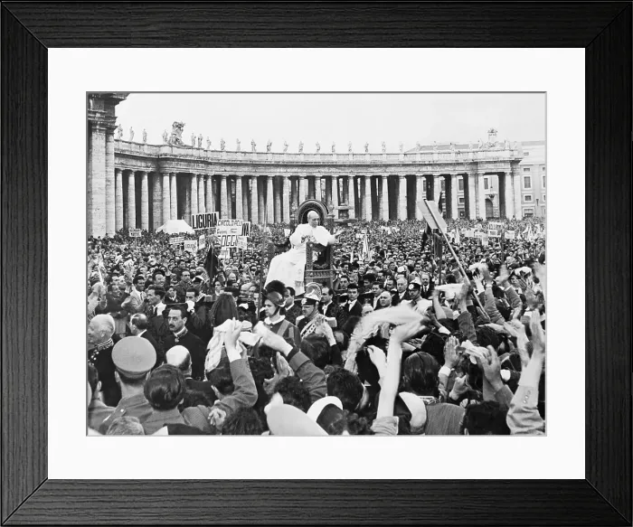 Framed Print : Pope Blessing Crowd in Rome Framed Print : Pope Blessing Crowd in Rome