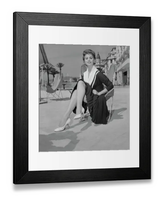 Framed Print : Sophia Loren Sitting on a Chair Framed Print : Sophia Loren Sitting on a Chair