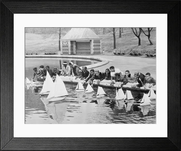 Framed Print : Children Sailing Toy Boats in Central Park