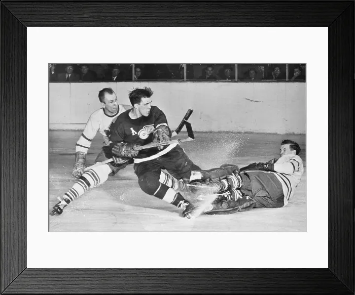 Framed Print : Harry Lumley Blocking a Shot on Goal