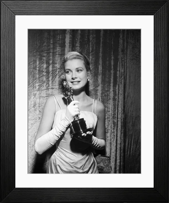 Framed Print : Grace Kelly Holding Her Oscar Framed Print : Grace Kelly Holding Her Oscar