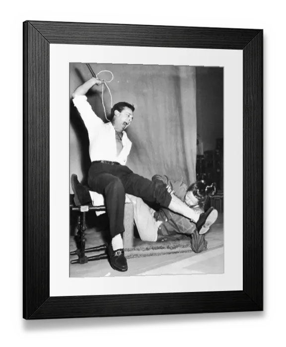 Framed Print : Portrait of Katharine Hepburn with Robert Helpmann Framed Print : Portrait of Katharine Hepburn with Robert Helpmann