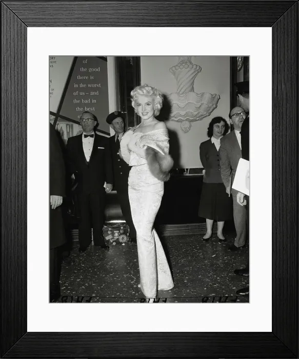 Framed Print : Marilyn Monroe at Movie Premiere Framed Print : Marilyn Monroe at Movie Premiere