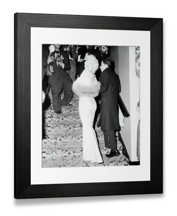 Framed Print : Marilyn Monroe at Astor Theatre Framed Print : Marilyn Monroe at Astor Theatre