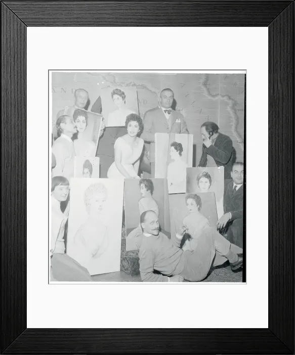 Framed Print : Artists Surrounding Gina Lollobrigida with Their Paintings Framed Print : Artists Surrounding Gina Lollobrigida with Their Paintings