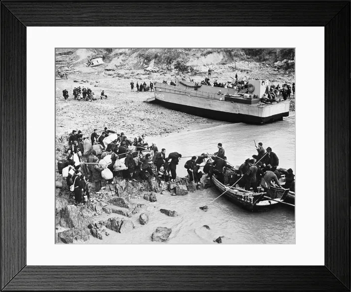Framed Print : Chinese Nationalists Loading Belongings onto Sampans