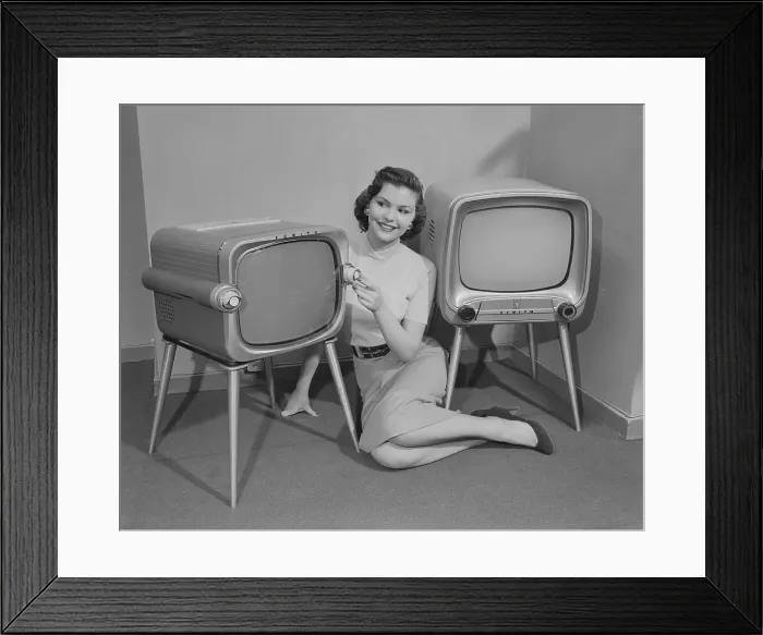 Framed Print : First Lightweight Zenith Televisions Framed Print : First Lightweight Zenith Televisions