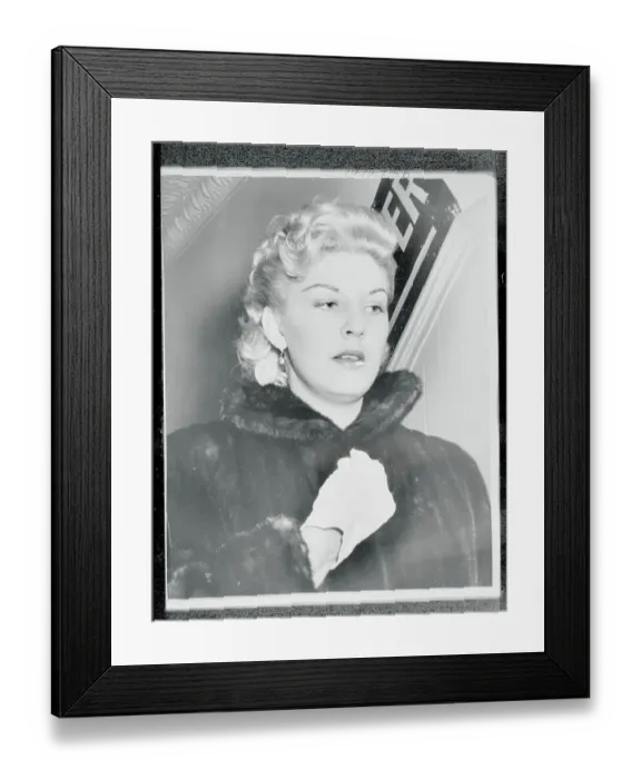 Framed Print : Portrait of Betty Reed Framed Print : Portrait of Betty Reed