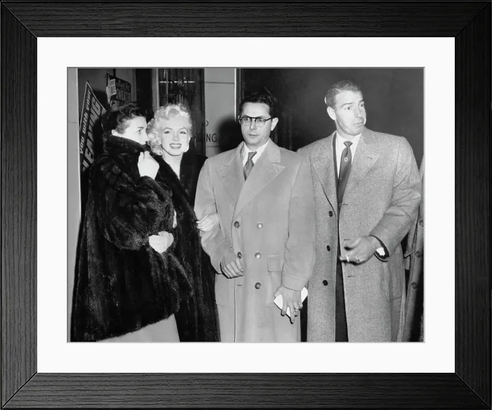 Framed Print : Marilyn Monroe and Joe DiMaggio Framed Print : Marilyn Monroe and Joe DiMaggio