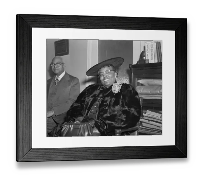 Framed Print : Annie Lee Moss Smiling for Victory Framed Print : Annie Lee Moss Smiling for Victory