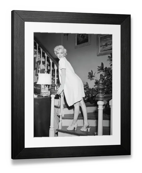 Framed Print : Marilyn Monroe on Stairs Framed Print : Marilyn Monroe on Stairs
