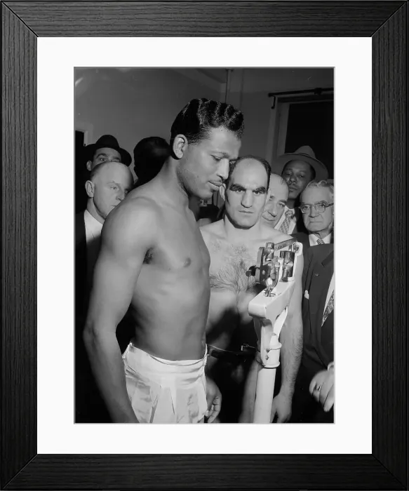 Framed Print : Sugar Ray Robinson Weighing In Framed Print : Sugar Ray Robinson Weighing In