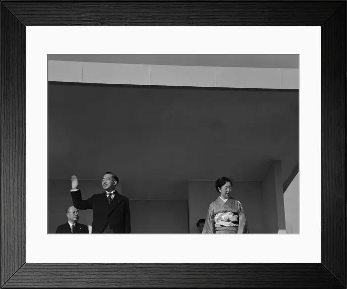 Framed Print : Portrait of Emperor Hirohito and Empress Nagako Framed Print : Portrait of Emperor Hirohito and Empress Nagako