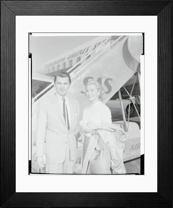 Framed Print : Linda Christian and Edmund Purdom near Airplane Framed Print : Linda Christian and Edmund Purdom near Airplane