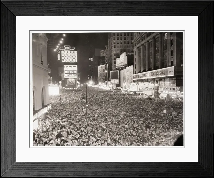 Framed Print : New Years Crowd in Times Square Framed Print : New Years Crowd in Times Square