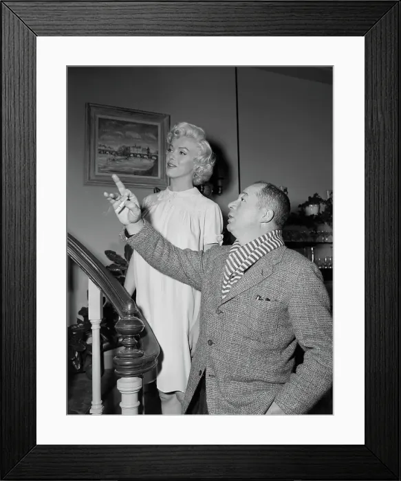 Framed Print : Billy Wilder Directing Marilyn Monroe on Film Set Framed Print : Billy Wilder Directing Marilyn Monroe on Film Set