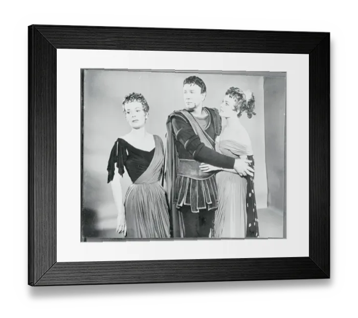 Framed Print : Michael Redgrave with Leueen MacGrath and Barbara Jefford Framed Print : Michael Redgrave with Leueen MacGrath and Barbara Jefford