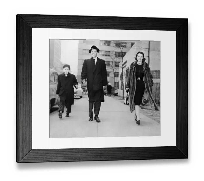 Framed Print : Gloria Vanderbilt Walking with Frank Sinatra and His Son Framed Print : Gloria Vanderbilt Walking with Frank Sinatra and His Son