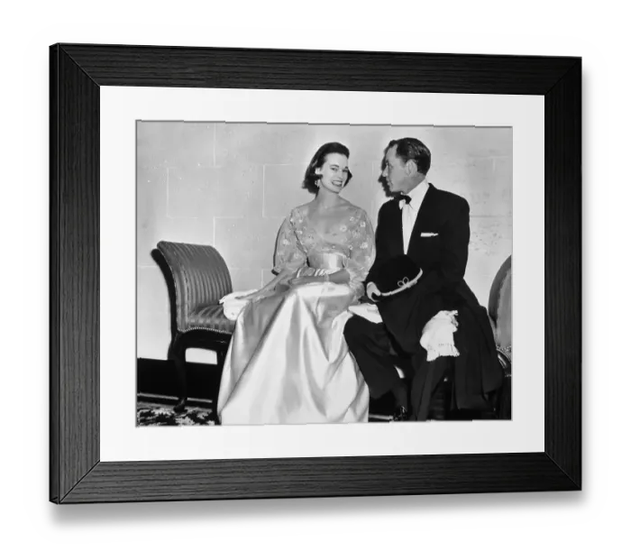 Framed Print : Frank Sinatra And Gloria Vanderbilt Framed Print : Frank Sinatra And Gloria Vanderbilt
