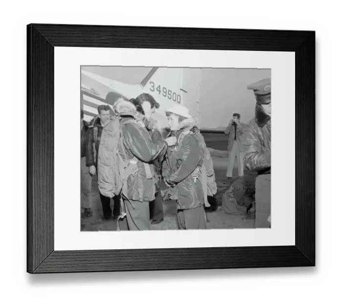 Framed Print : Eddie Fisher and Debbie Reynolds in Cold Weather Gear Framed Print : Eddie Fisher and Debbie Reynolds in Cold Weather Gear