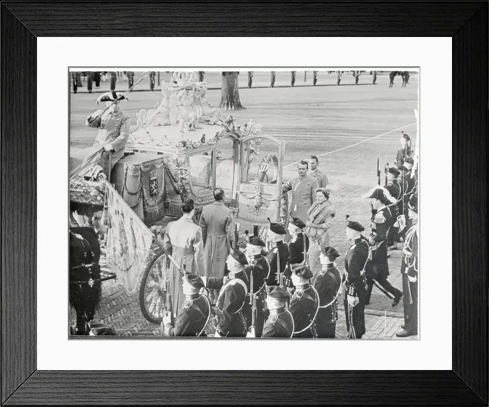 Framed Print : Queen Juliana Preparing to Step Inside a Carriage