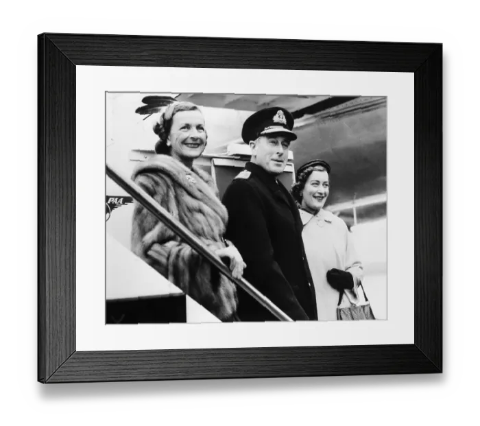 Framed Print : Lord And Lady Mountbatten With Daughter Framed Print : Lord And Lady Mountbatten With Daughter