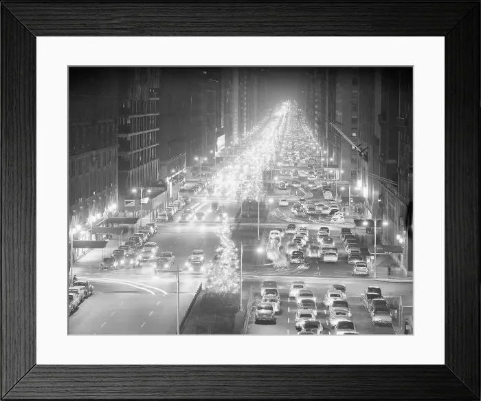 Framed Print : Park Avenue Lit Up with Christmas Trees Framed Print : Park Avenue Lit Up with Christmas Trees