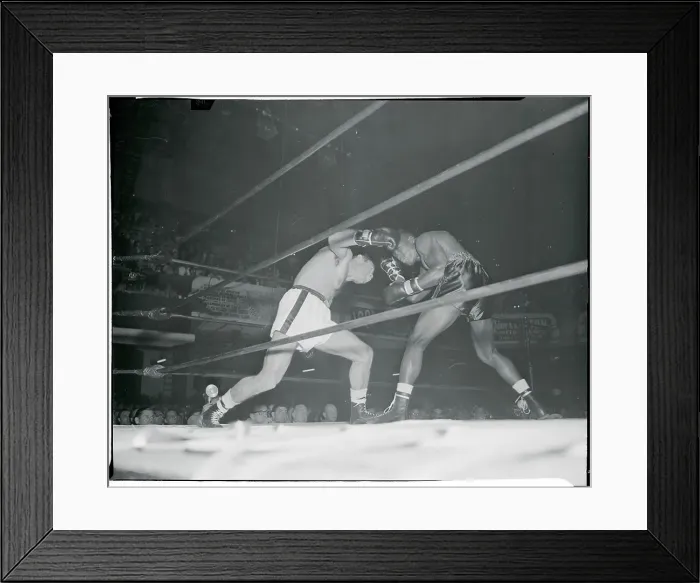 Framed Print : Johnny Saxton Boxing Against Ramon Fuentes Framed Print : Johnny Saxton Boxing Against Ramon Fuentes