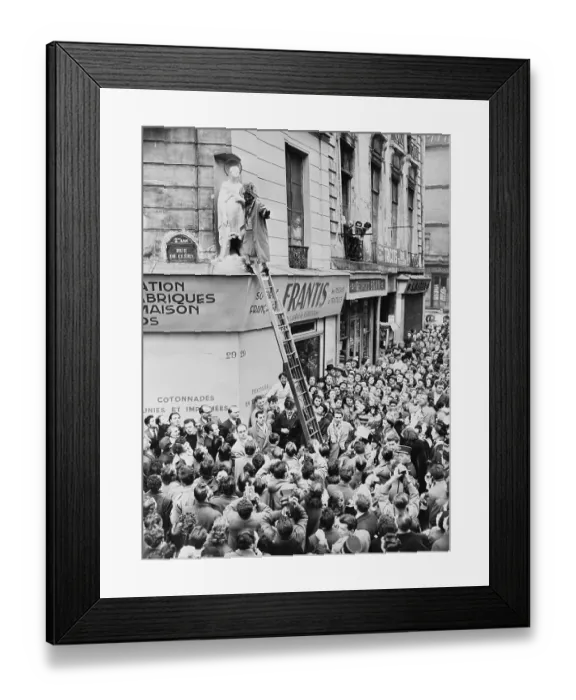Framed Print : Crowds Watching a Woman Place an Offering at a Statue Framed Print : Crowds Watching a Woman Place an Offering at a Statue