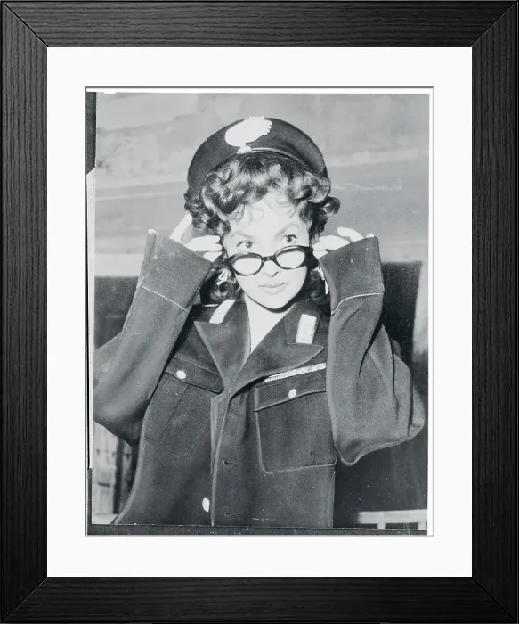 Framed Print : Portrait of Gina Lollobrigida Framed Print : Portrait of Gina Lollobrigida