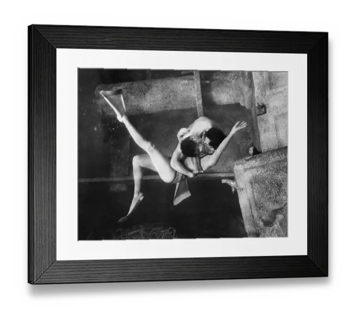 Framed Print : Portrait of Jane Russell and Richard Egan Kissing Underwater Framed Print : Portrait of Jane Russell and Richard Egan Kissing Underwater