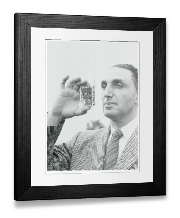 Framed Print : Radio Transmitter Framed Print : Radio Transmitter