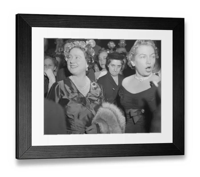 Framed Print : Helen Thomas and Queen Mother Elizabeth Wearing Evening Wear Framed Print : Helen Thomas and Queen Mother Elizabeth Wearing Evening Wear