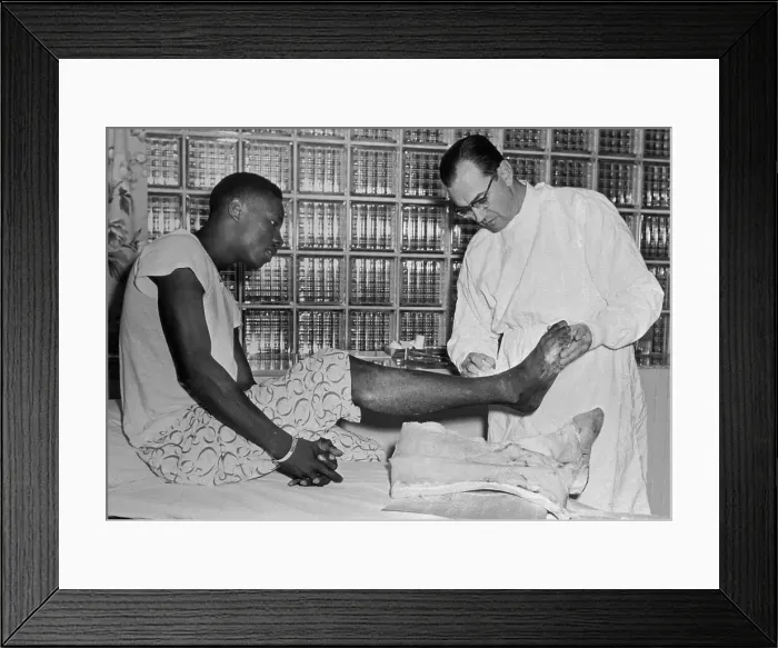 Framed Print : Hank Aaron Having His Leg Cast Removed Framed Print : Hank Aaron Having His Leg Cast Removed