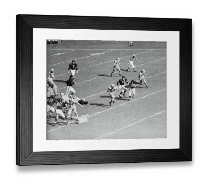 Framed Print : Veryl Switzer Running With the Football
