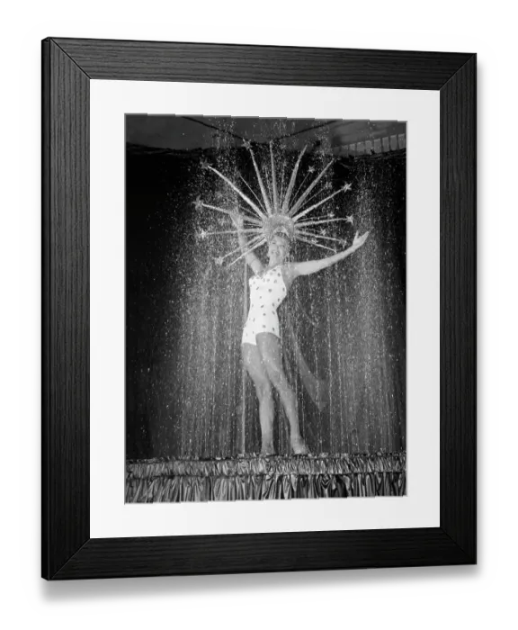 Framed Print : Esther Williams Performs In Night Club Framed Print : Esther Williams Performs In Night Club