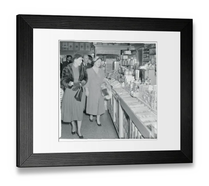 Framed Print : Mrs. Dwight Eisenhower and Queen Mother Elizabeth Framed Print : Mrs. Dwight Eisenhower and Queen Mother Elizabeth