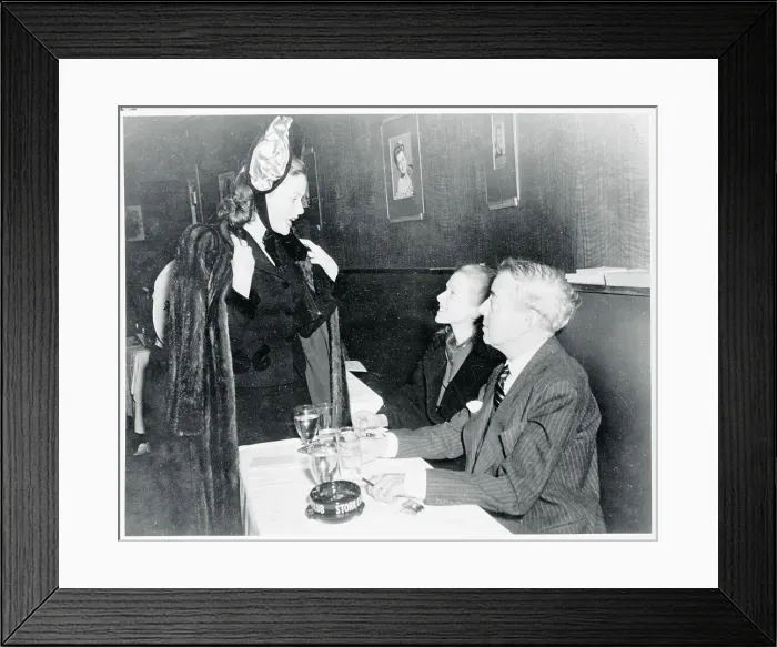 Framed Print : George Nathan and Julie Haydon Greeting Gene Tierney Framed Print : George Nathan and Julie Haydon Greeting Gene Tierney