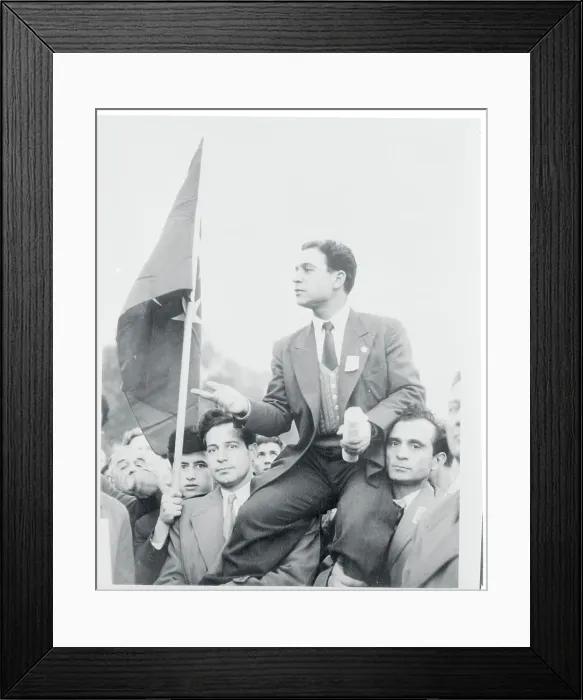 Framed Print : Ahmed Sager Sitting on the Shoulders of Men Framed Print : Ahmed Sager Sitting on the Shoulders of Men