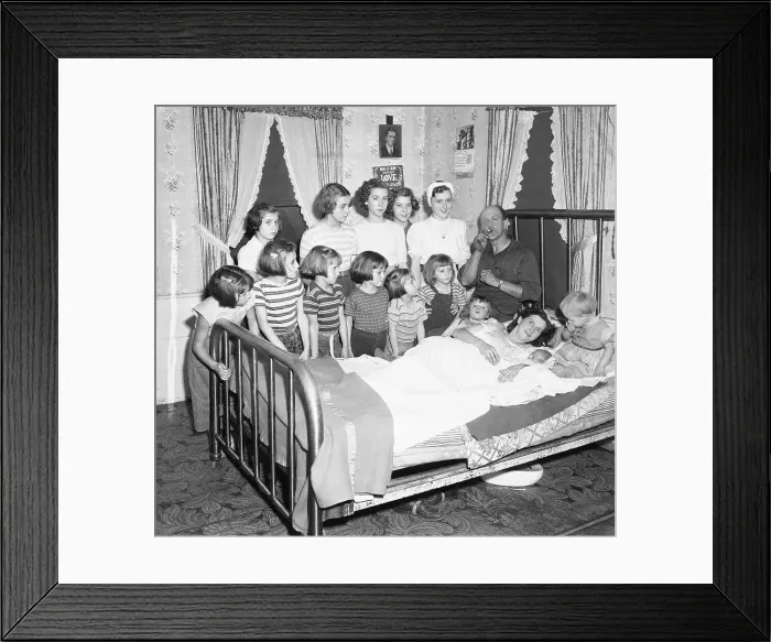 Framed Print : Parents with 14 Children Framed Print : Parents with 14 Children