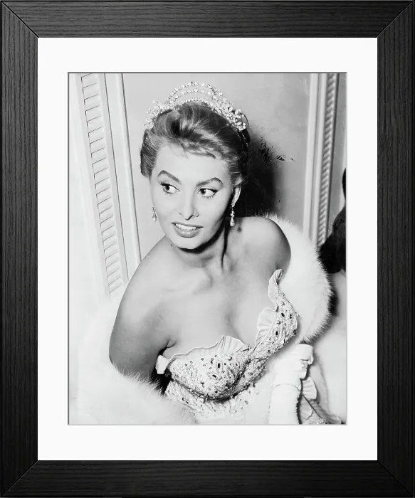 Framed Print : Portrait of Sophia Loren Framed Print : Portrait of Sophia Loren