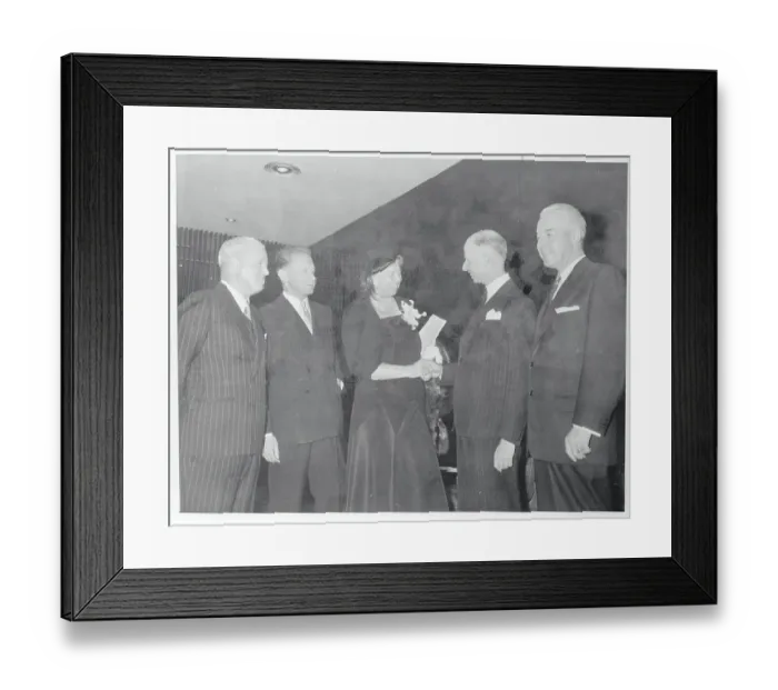 Framed Print : World Leaders Talking Together Framed Print : World Leaders Talking Together