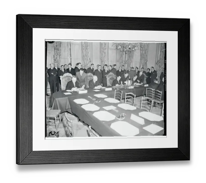 Framed Print : Government Delegates Signing a Document