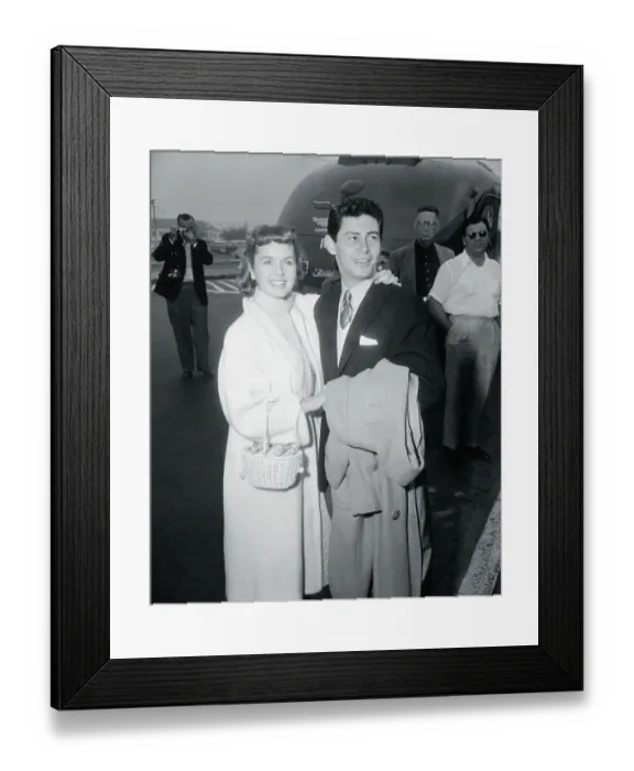 Framed Print : Debbie Reynolds Meeting Eddie Fisher at Airport Framed Print : Debbie Reynolds Meeting Eddie Fisher at Airport