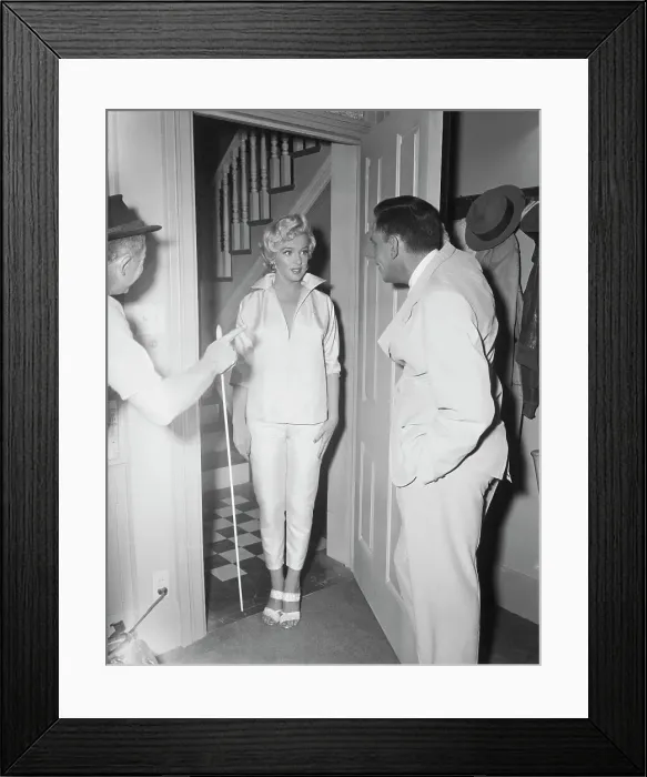 Framed Print : Marilyn Monroe During Making of The Seven Year Itch Framed Print : Marilyn Monroe During Making of The Seven Year Itch
