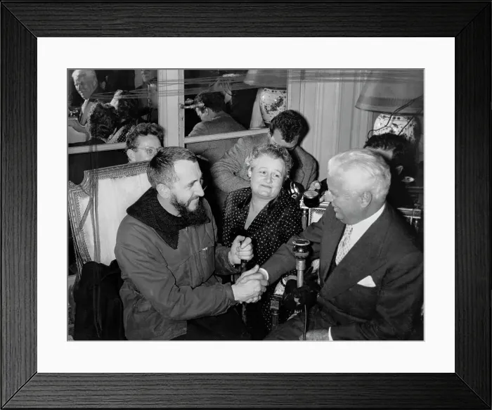 Framed Print : Charlie Chaplin Shaking HAnds with Abbe Pierre Framed Print : Charlie Chaplin Shaking HAnds with Abbe Pierre