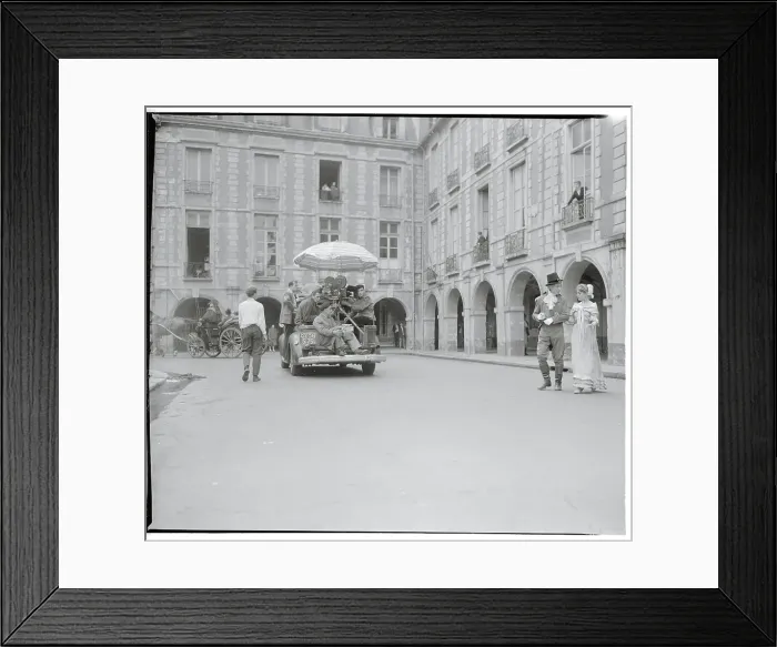 Framed Print : Camera Crew Filming a Movie Scene Framed Print : Camera Crew Filming a Movie Scene