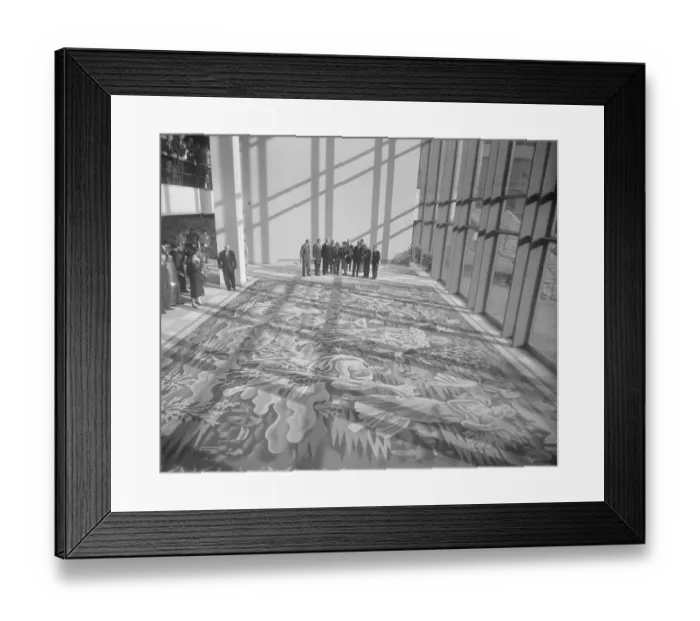 Framed Print : UN Members Viewing Giant Tapestry