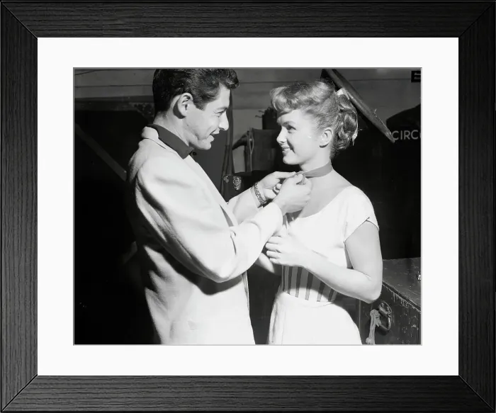Framed Print : Eddie Fisher Visiting Debbie Reynolds